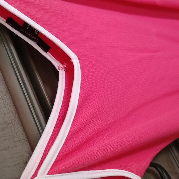 Forever 21 hot pink tight fitting above knee dress size S - Picture 3 of 4